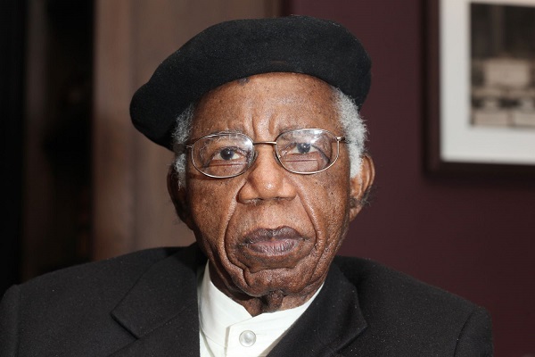 Chinua-AChebe