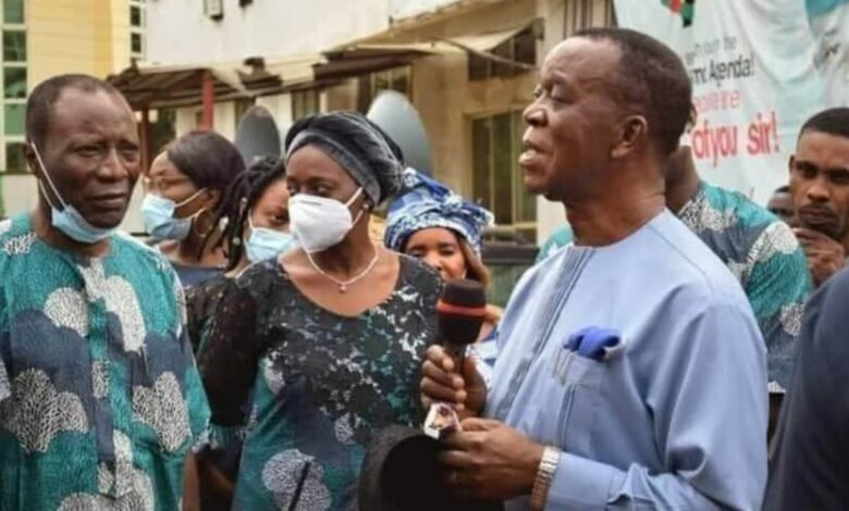 Imo-state-PDP-chairman-arrested-by-EFCC-over-N3.6-billion-alleged-fraud-860x502