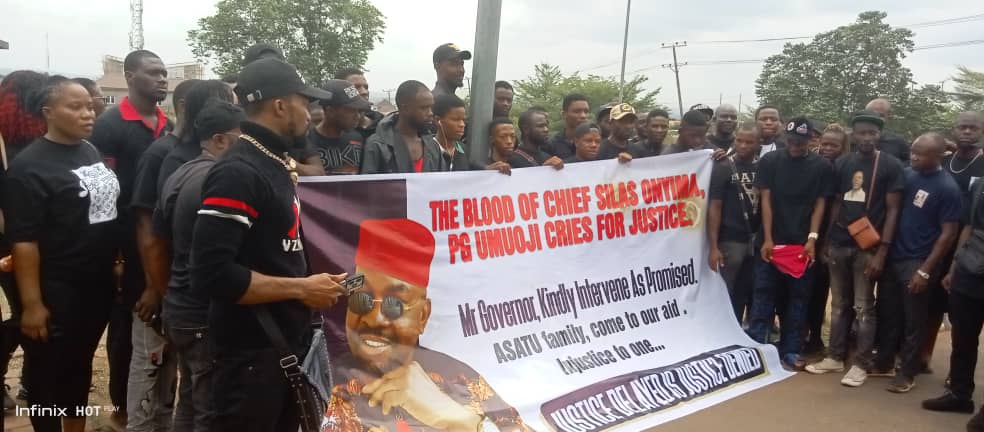 Youths protest the death of a community leader in Anambra.