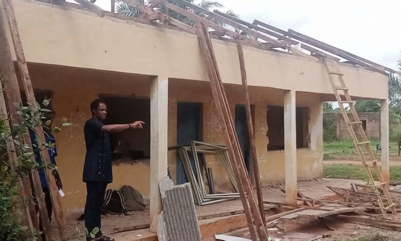 Governor Otti's assistance in restoring the Bende Council Headquarters is commended by Mayor Nwankwo.