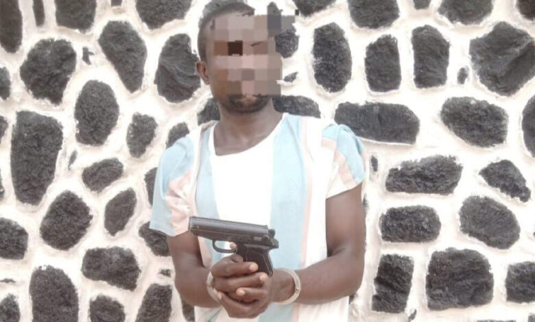 A court in Enugu reprimands a 28-year-old for having a fake pistol.