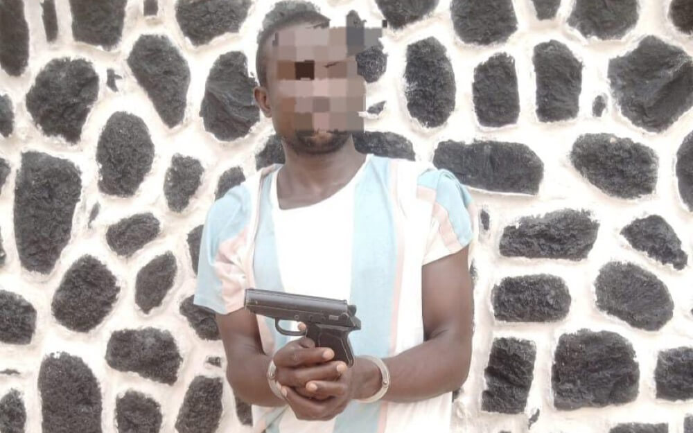 A court in Enugu reprimands a 28-year-old for having a fake pistol.