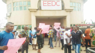 Customers in South East criticize Discos for their outage and want a one-month boycott.